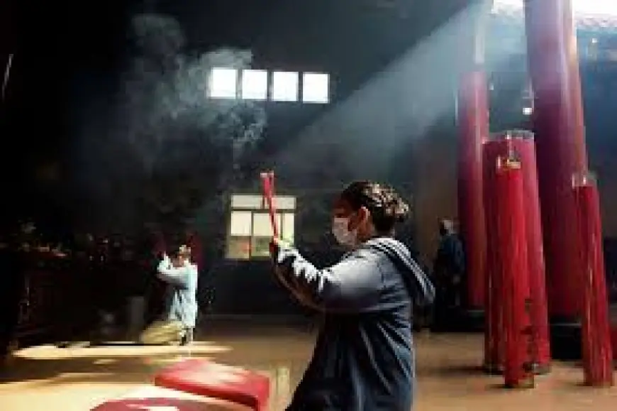 Communities Mark año nuevo lunar with Parades, Travel Strains and New Security Measures