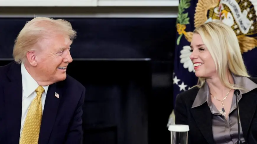 pam bondi Faces Intensifying Scrutiny Over DOJ Shake-Up and Epstein File Fallout