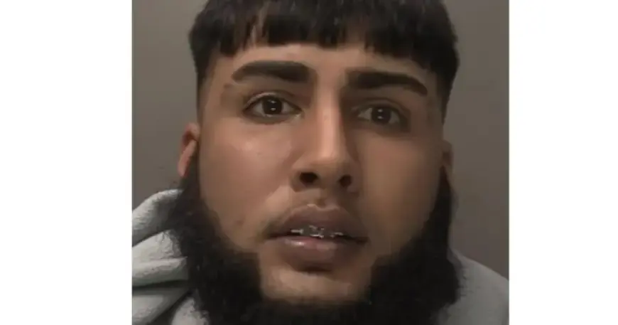 Convicted Pedophile Assaults Young Girls, Grabs One by Throat