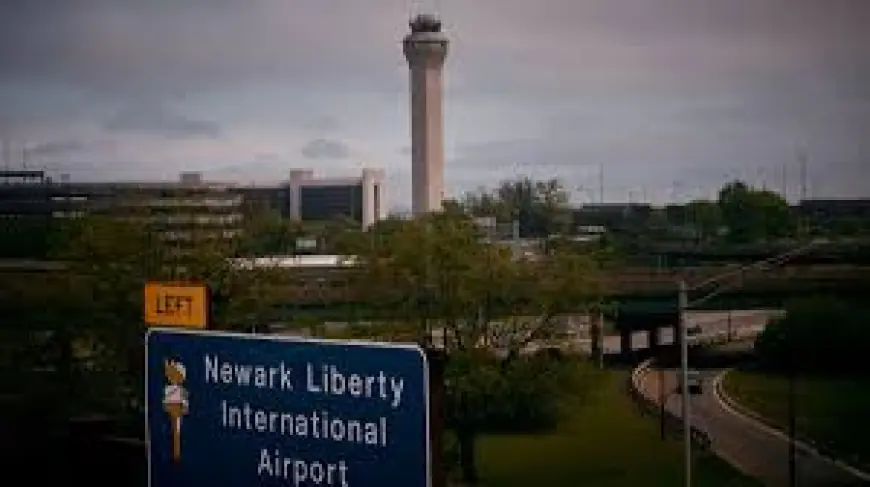 Smoke in Cabin Forces Evacuation on Taxiway, Temporarily Shuts newark airport