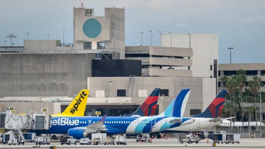 Spirit Airlines cancellations strand hundreds as staffing shortfalls and lone network leave travelers isolated