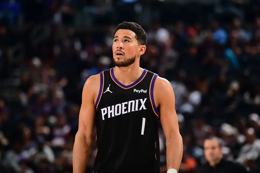 Devin Booker Injury: Suns Guard Exits vs. Spurs, Will Not Return With Right Hip Soreness