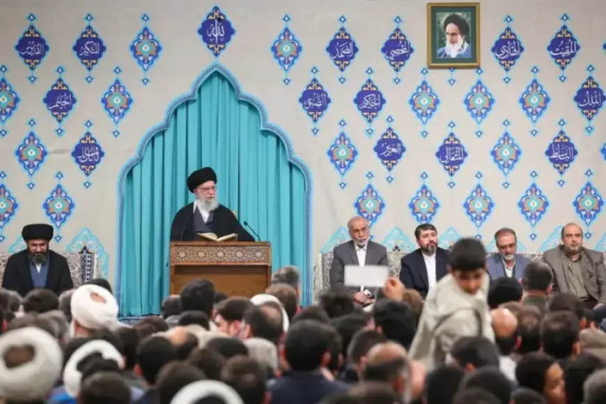Leader Attends Quran Recitation Gathering