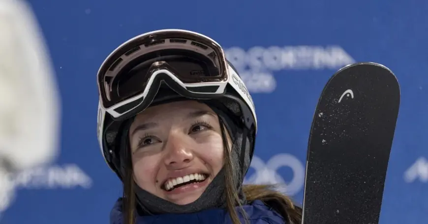 Gus Kenworthy and British viewers face a weather-forced shuffle as Zoe Atkin leads freeski halfpipe qualifying