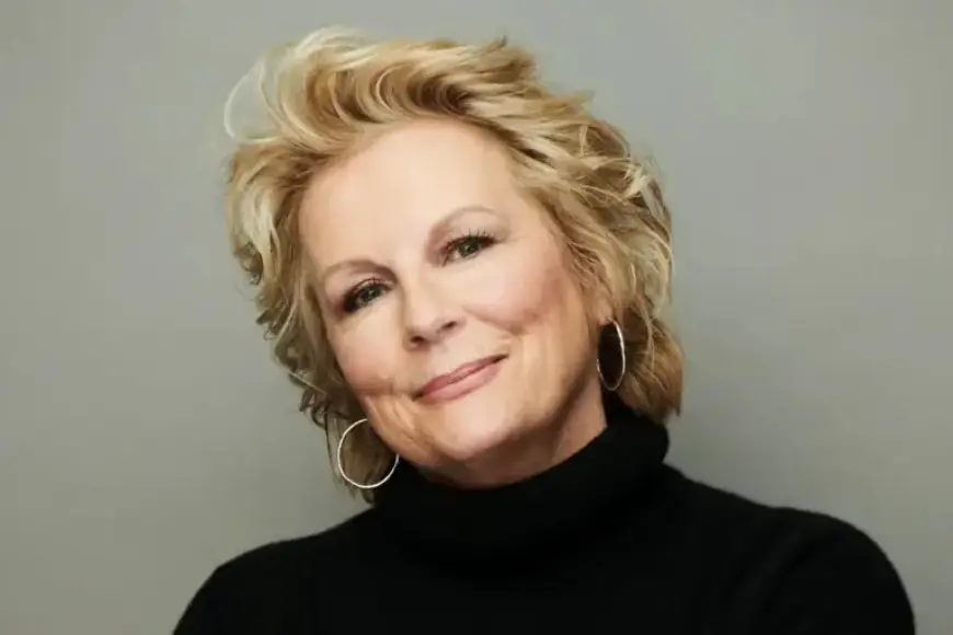 Jennifer Saunders to Receive Prestigious Film Festival Award