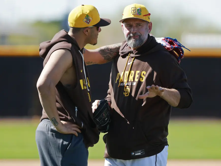 Mariners tilt spring roster toward youth, putting prospects into immediate spotlight and changing early-season dynamics