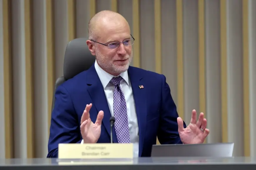 FCC Chair Calls on Broadcasters to Air Pro-America Content