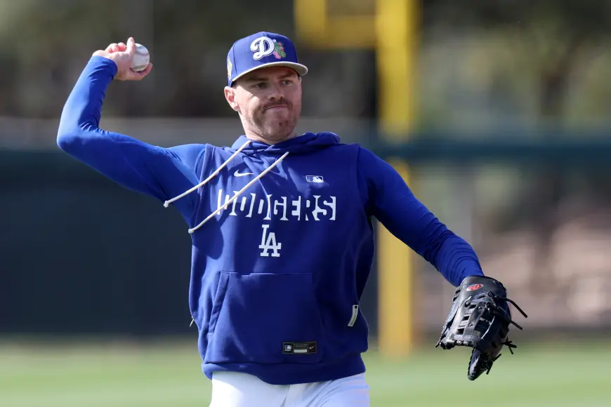 Freddie Freeman Says He Wants to Finish Career in Dodgers Uniform as Contract Winds Down
