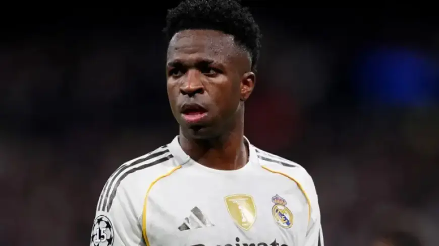 Vinicius Receives Warm Welcome from Fans at El Sadar Stadium