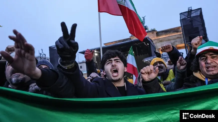 Iranian Rial To Usd Slump Spurs Mass Shift to Bitcoin as Banking Access Tightens