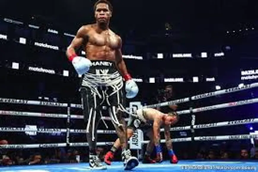 Pacquiao vs. De La Hoya: Oscar De La Hoya in a Historic Boxing Showdown