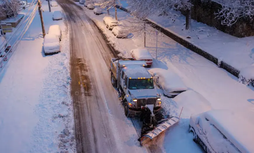 Philadelphia Snow Totals Surge as Winter Storm Impacts Travel, SEPTA Service and Closings