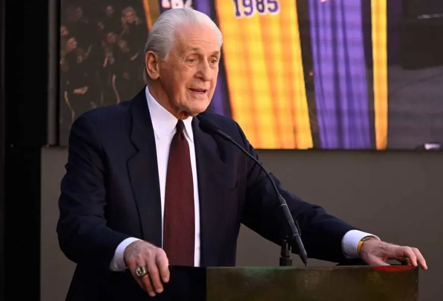 Lakers Unveil Pat Riley Statue as LeBron, Riley Reflect on What Might Have Been in Miami