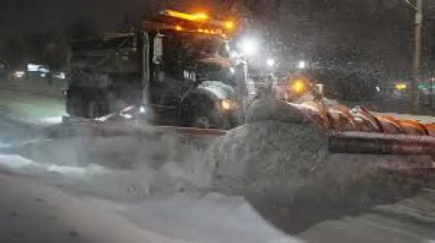 Nyc Travel Ban Unclear as East Coast Blizzard Dumps 33 Inches and Grounds More Than 5,600 Flights