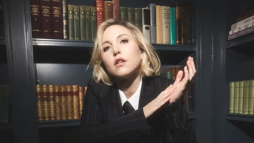 Taylor Tomlinson’s Prodigal Daughter: She Went Back to Church and Turned It into Stand‑Up