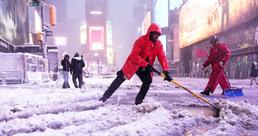 Lirr and the Blizzard Aftermath: Northeast U.S. Digs Out from a Historic Bomb Cyclone That Disrupted Flights and Canceled School
