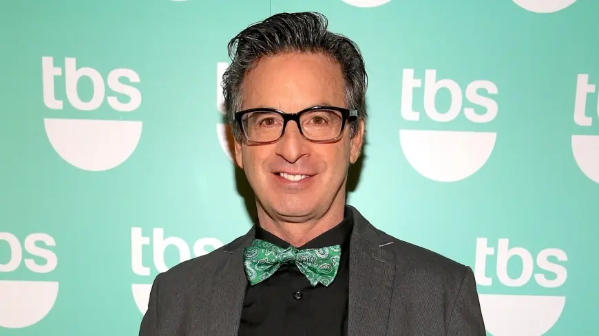 Robert Carradine Dead at 71: Lizzie McGuire Dad and Revenge of the Nerds Star Succumbs to Bipolar Disorder