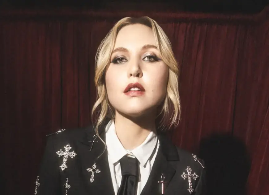 Taylor Tomlinson's Prodigal Daughter Lands on Netflix — Her Most Personal Special Yet