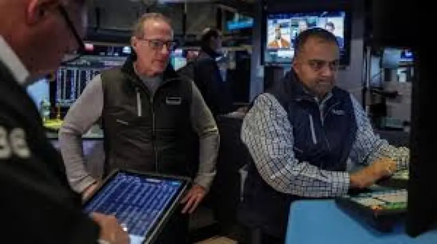 Market Crossroads: How Trump’s State of the Union and Nvidia’s Earnings Could Reshape Tech Valuations and Oil Risk