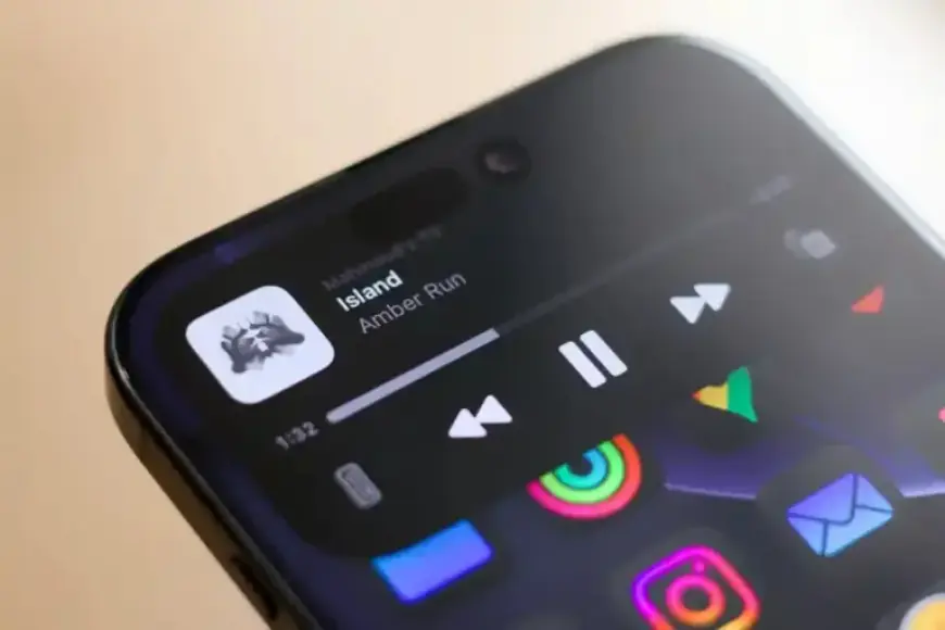 Apple’s Touchscreen MacBook Pro May Feature Innovative Dynamic Island