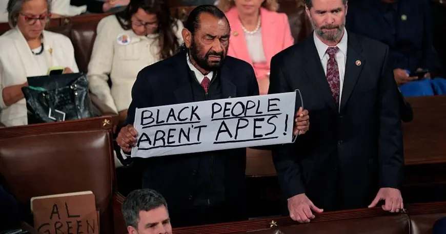 Al Green congressman sparks moment at State of the Union with Social Security sign