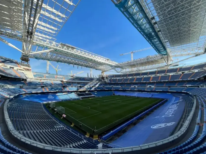 Real Fans Craft Mosaic for Benfica Match: “Say No To Racism” After Vini Jr. Incident