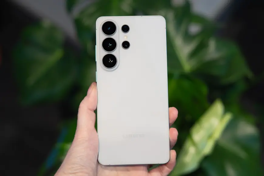 Samsung bets on built-in Privacy Display with Galaxy S26 Ultra as preorders open