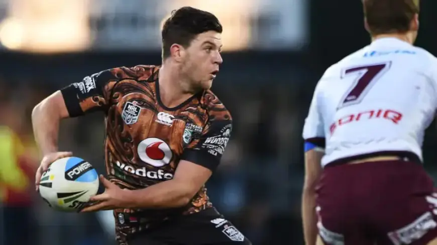 Ex-Warriors Star Collapses on Vegas Flight En Route to NRL Opener