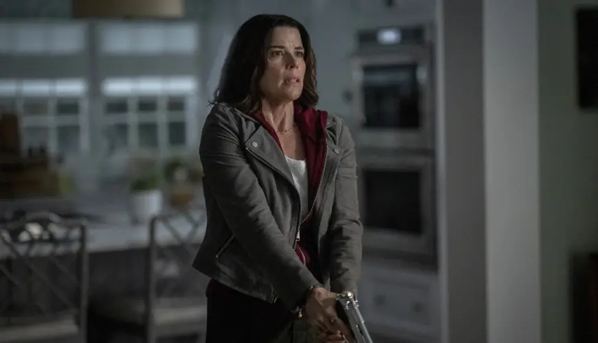 Scream 7 Opens in Theaters TODAY: Neve Campbell Returns, Mixed Reviews, and a Ghostface Full of Dead Characters