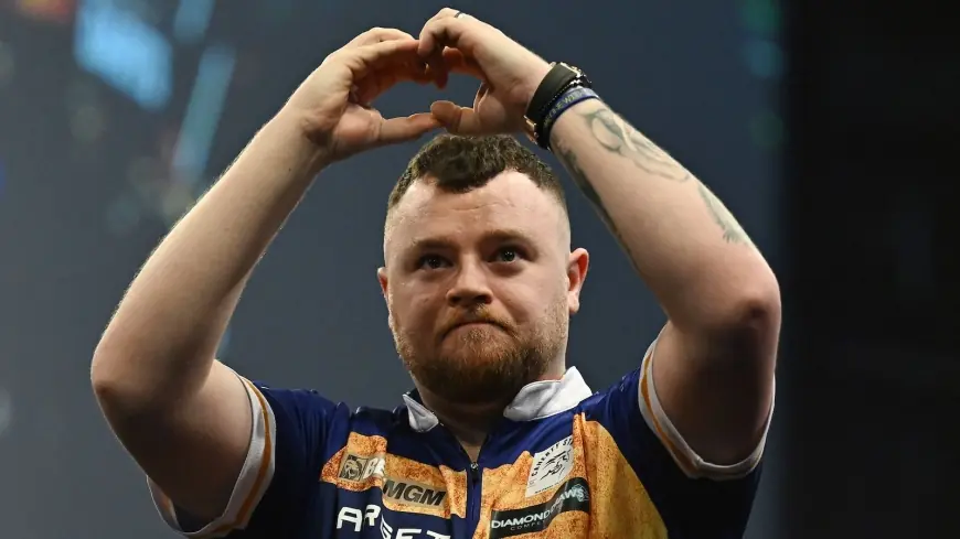 Stephen Bunting beats Gian van Veen to win night four in Belfast — Premier League Darts night four recap