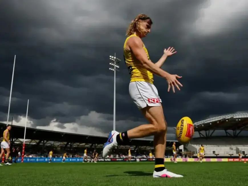 Lightning Halts Play in Dramatic Five-Minute Chaos Featuring Dee’s Downfall