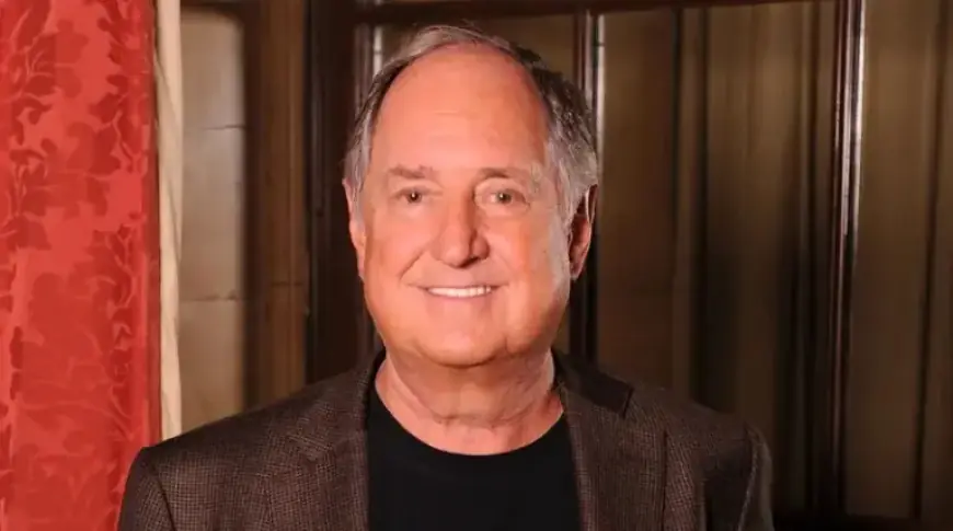Neil Sedaka Hospitalized in L.A. After Sudden Illness