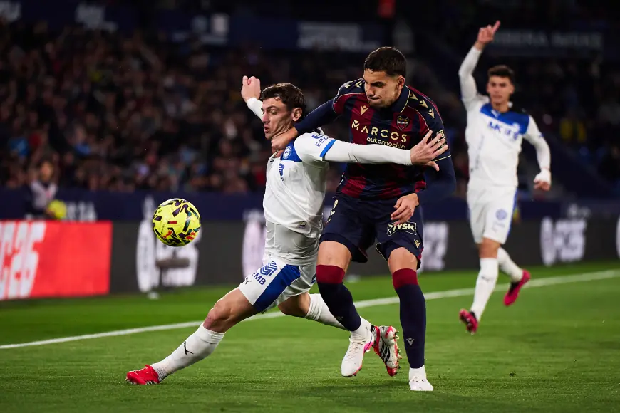 Levante Vs Alavés: Carlos Espí no deja de creer y alimenta la esperanza en el Ciutat de Valencia