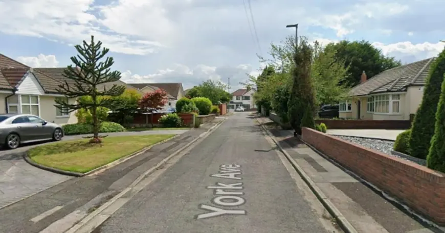 Postcodelottery winners in Warrington’s York Avenue celebrate £1,000 prize