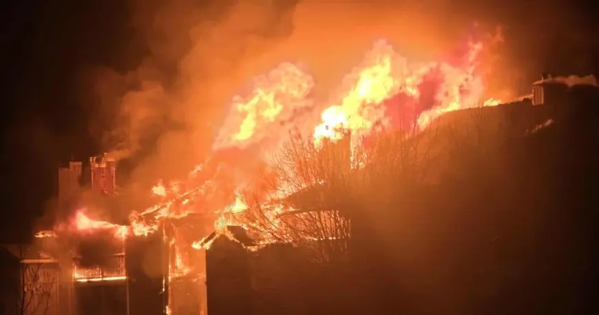 Firefighters Injured as Blaze Rips Through Woodbury Commons Parma Apartments