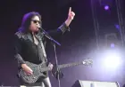 Gene Simmons Criticizes Celebrities, Urges Silence on Politics