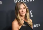 Jennifer Aniston Rocks Trendy Jeans That Elongate Legs
