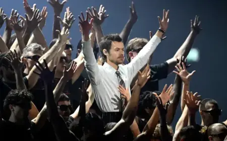 Harry Styles Illuminates BRIT Awards with Debut Performance of ‘Aperture’