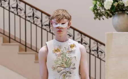 Reuters: Thevxlley Fall 2026 Ready-to-Wear — Daniel del Valle’s 'The Narcissist' Turns Clothes into Sculpture at Ladbroke Hall