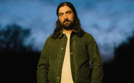 Noah Kahan Tops Alternative Chart as 'The Great Divide' Sparks New Era