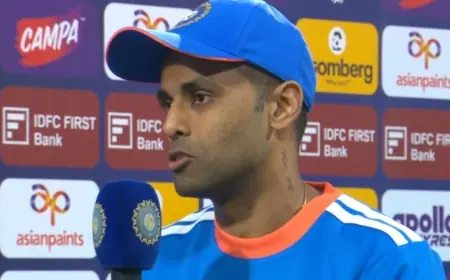 Shimron Hetmyer in the crosshairs as Karthik urges Bumrah to take new ball