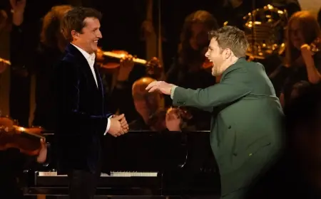 James Blunt joins Alex Warren for orchestral 'Ordinary' at BRITs 2026