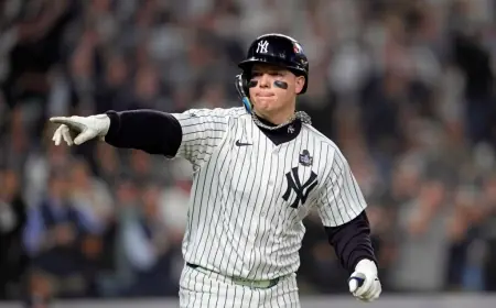 Padres sign Alex Verdugo to minor-league deal, will report to camp