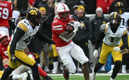 Kenneth Walker's Price Tag Forces Seahawks to Weigh Free-Agent Move and Draft Options