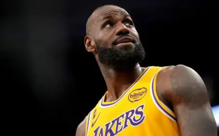 LeBron James Listed for Lakers vs. Kings Game After Injury Update