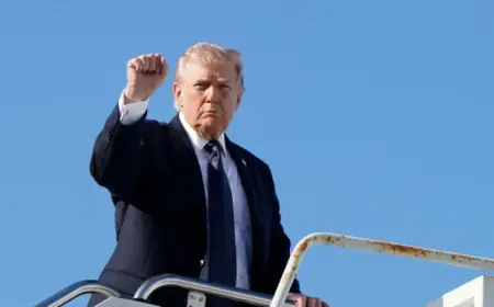 Trump Advances on Iran Conflict, Ignoring Midterm Political Risks