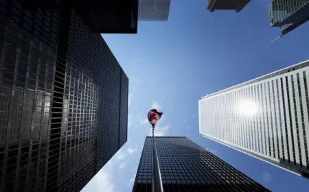 S&P/TSX Composite Drops 200 Points as U.S. Stocks Decline