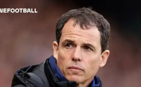 Le Bris Updates on Injuries, Commends Sunderland Star’s Award-Winning Progress