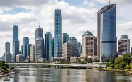 Queensland Marine Wind Warning: Brisbane Hits 31°C After Morning Showers