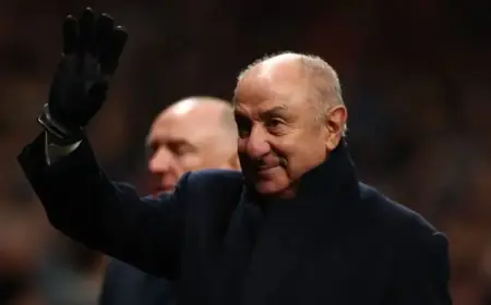 Ossie Ardiles Urges Tottenham Unity Amid Relegation Threat